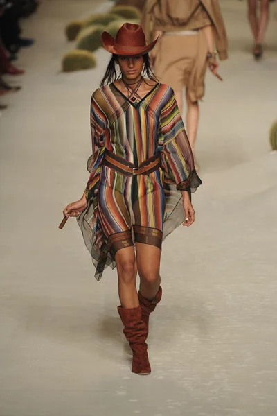Look 38